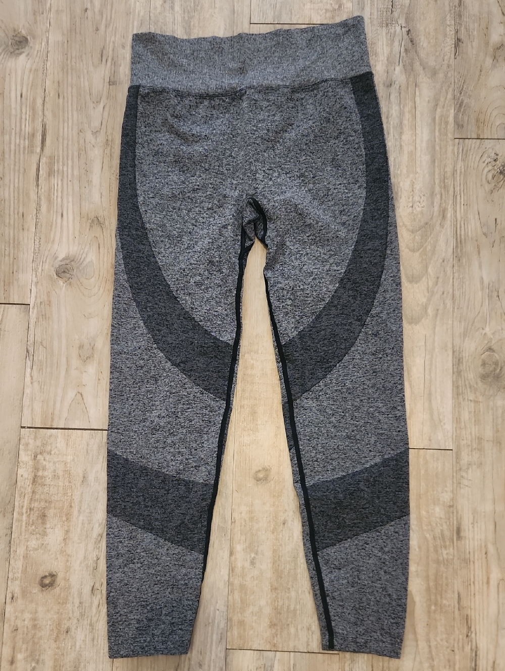 PINK Victoria's Secret Grey Workout Leggings